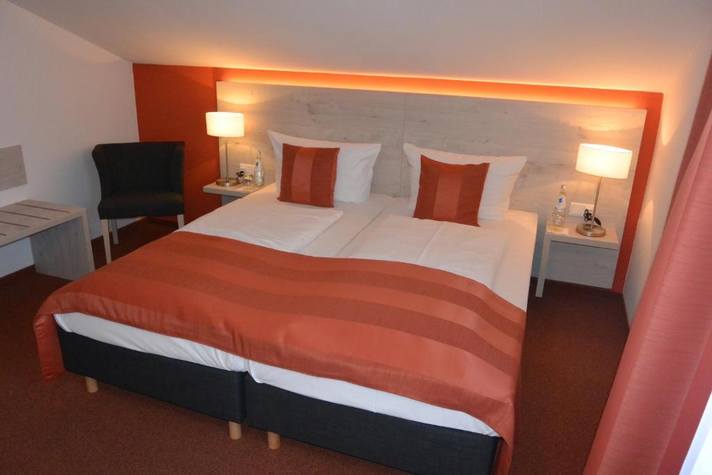 Hotel Schlee Hohenschaftlarn Ruang foto